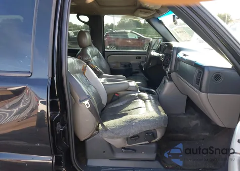 2002 Chevrolet Tahoe Z71 z USA, uszkodzony, nr VIN 1GNEK13Z22R212128